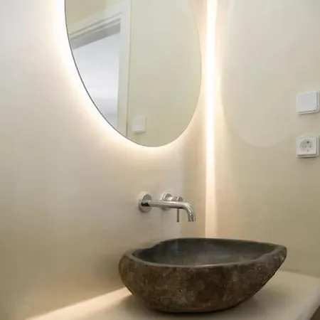 White Nadora Naxos *