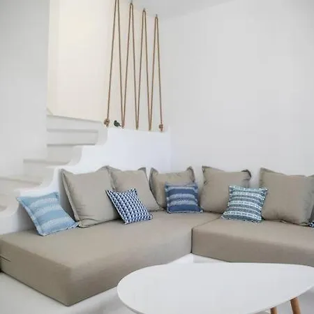 White Nadora Naxos Agia Anna (Naxos)