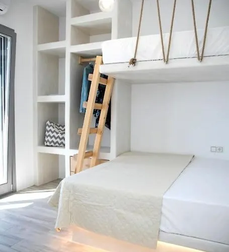 White Nadora Naxos * Agia Anna (Naxos)