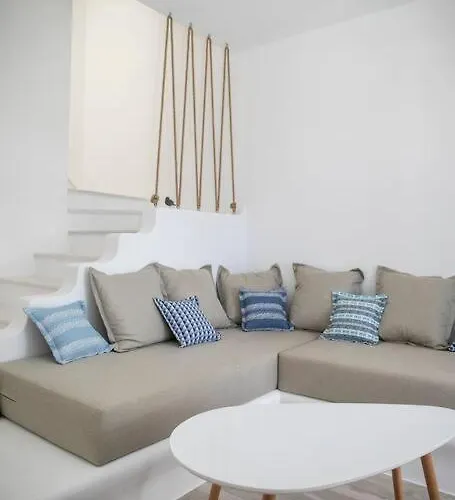 White Nadora Naxos Agia Anna (Naxos)