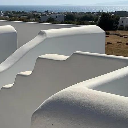 White Nadora Naxos Agia Anna (Naxos)