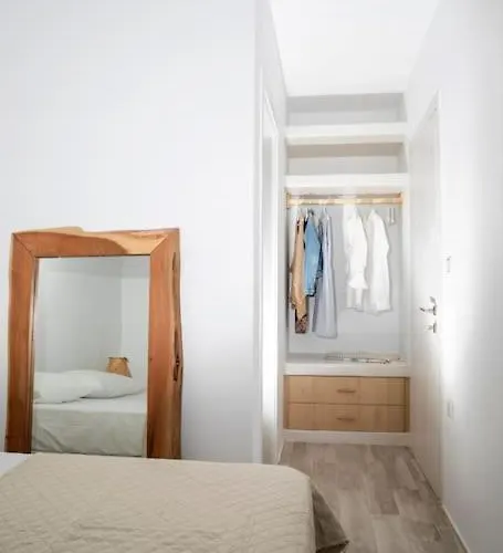 White Nadora Naxos * Agia Anna (Naxos)