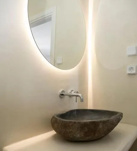 White Nadora Naxos *