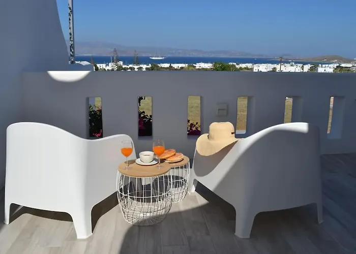 White Nadora Naxos Agia Anna (Naxos)