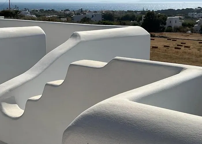 White Nadora Naxos Agia Anna (Naxos)